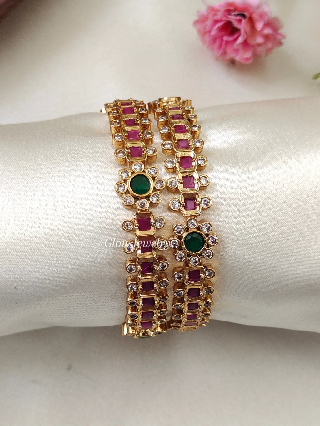 Premium Quality Gold Finish Kemp Stone Bangles