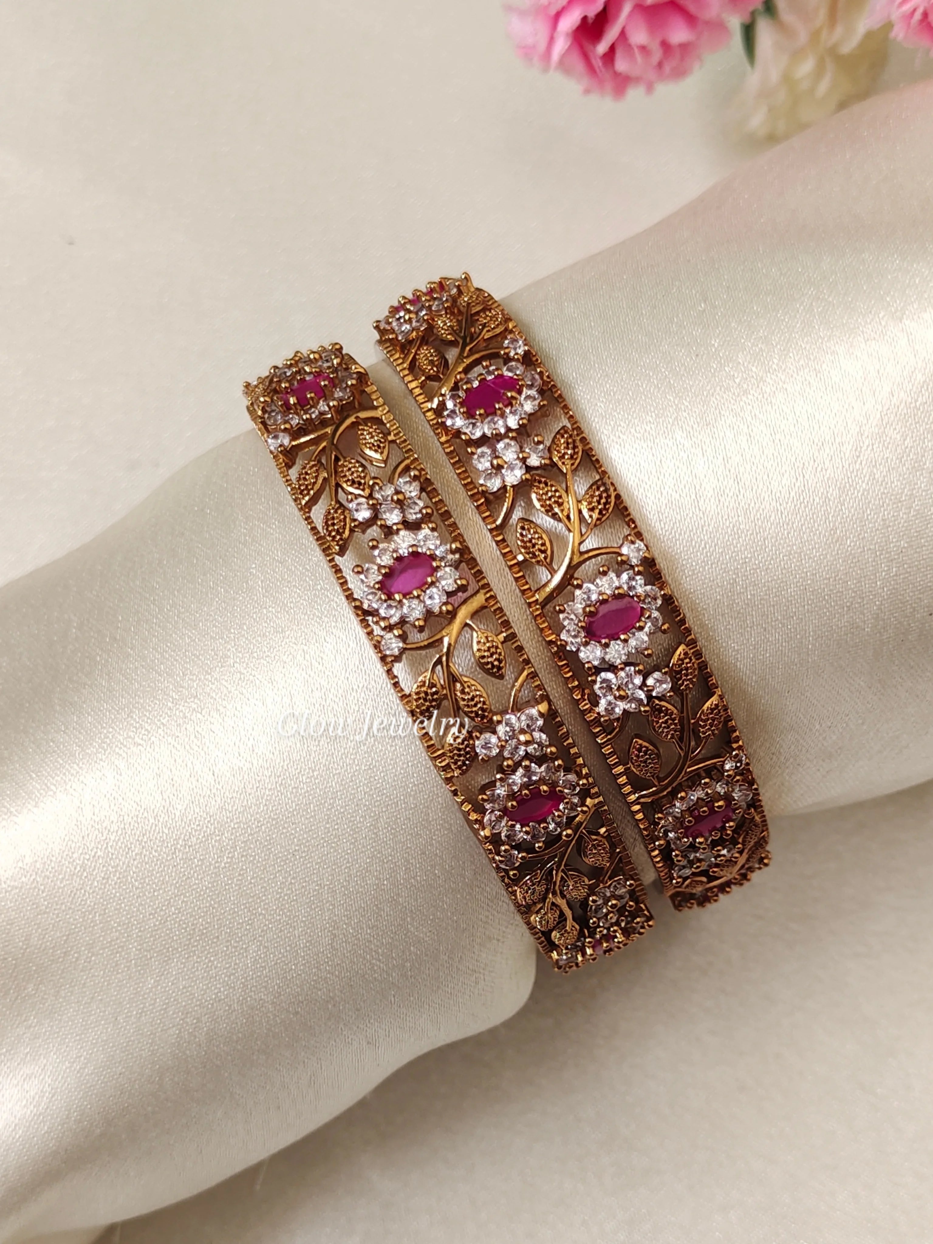 Premium Quality Antique Leaf Design Bangles
