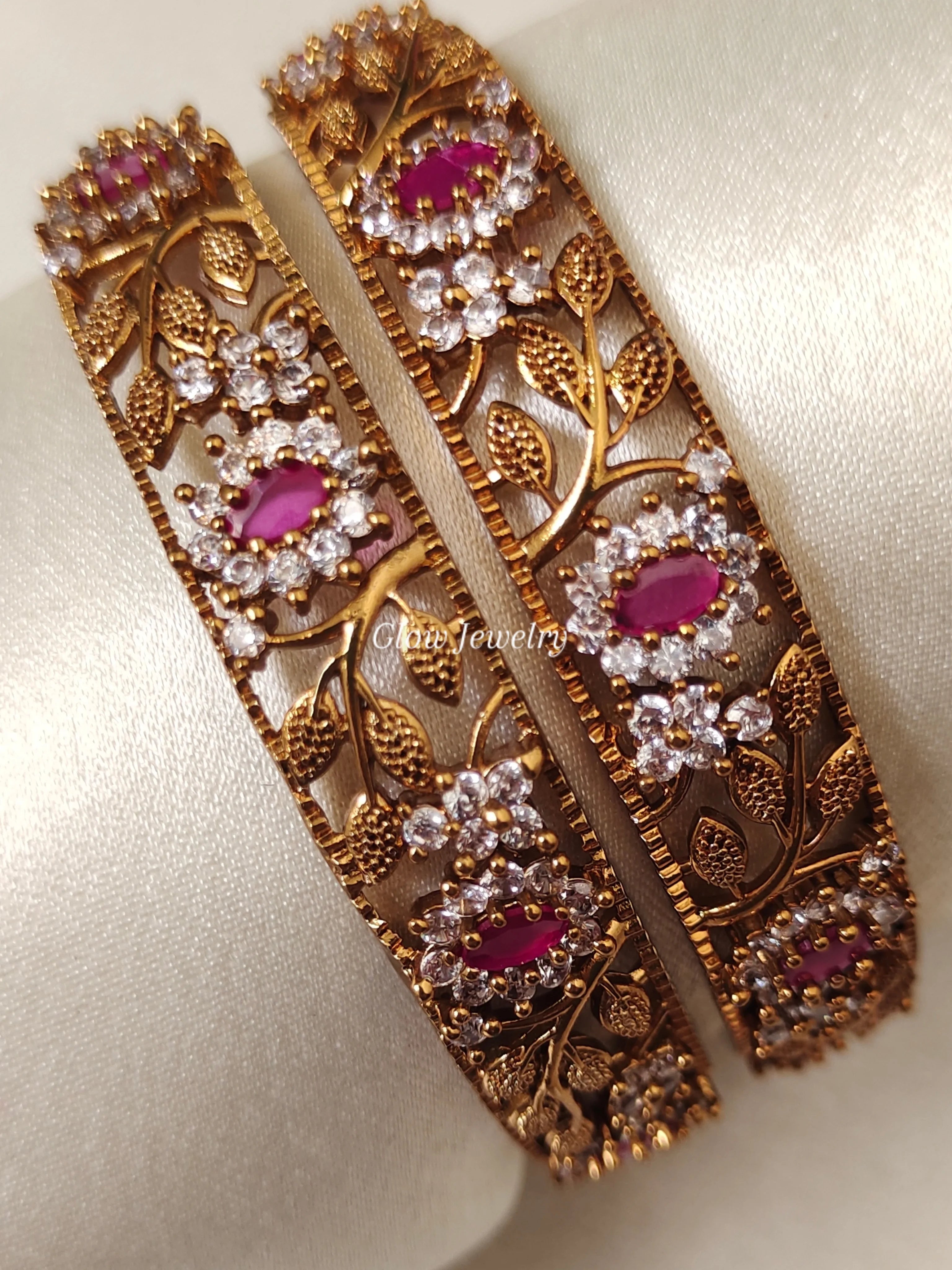 Premium Quality Antique Leaf Design Bangles