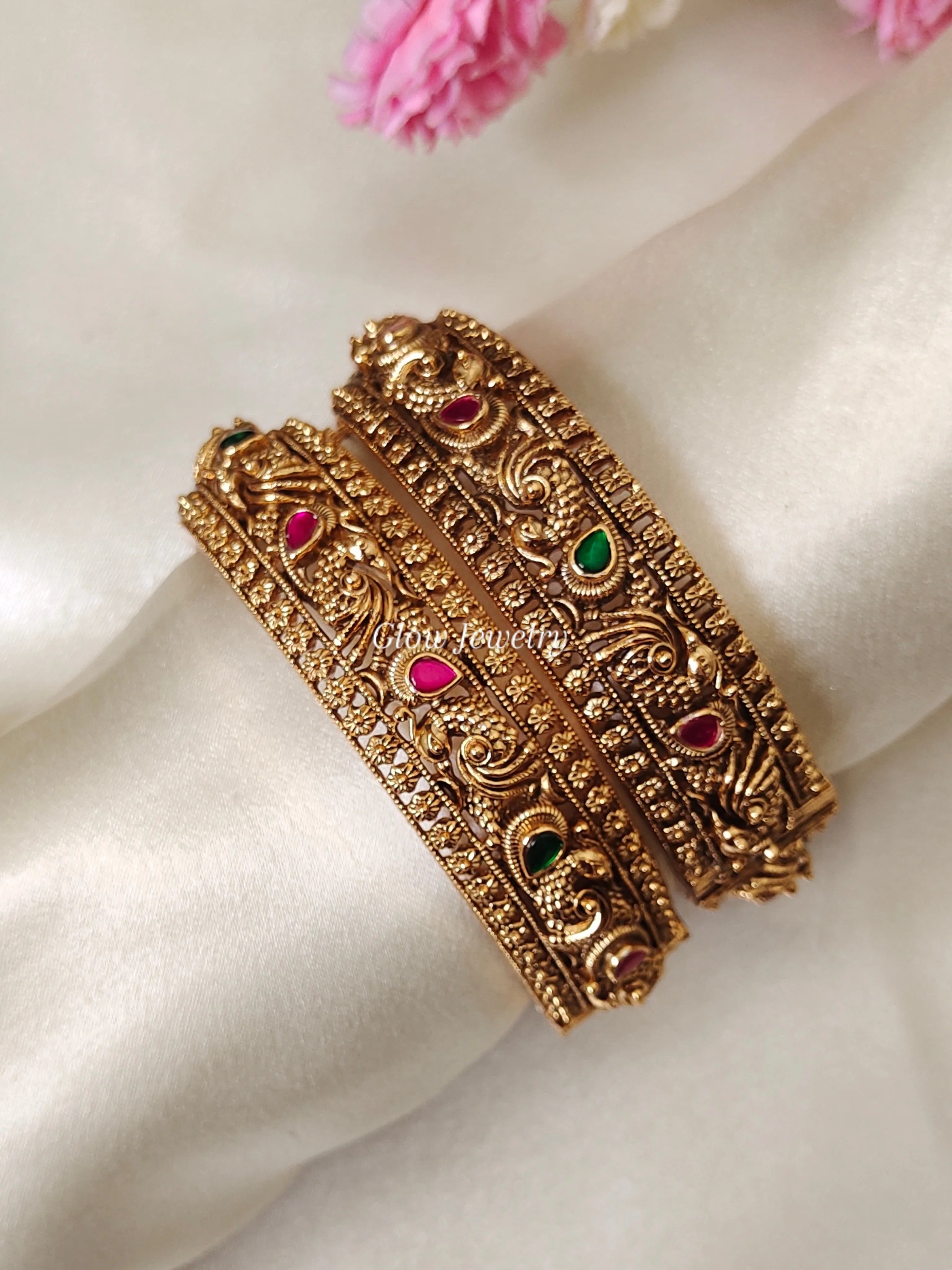 Premium Quality Antique Screw Type Gold Look Alike Bangles