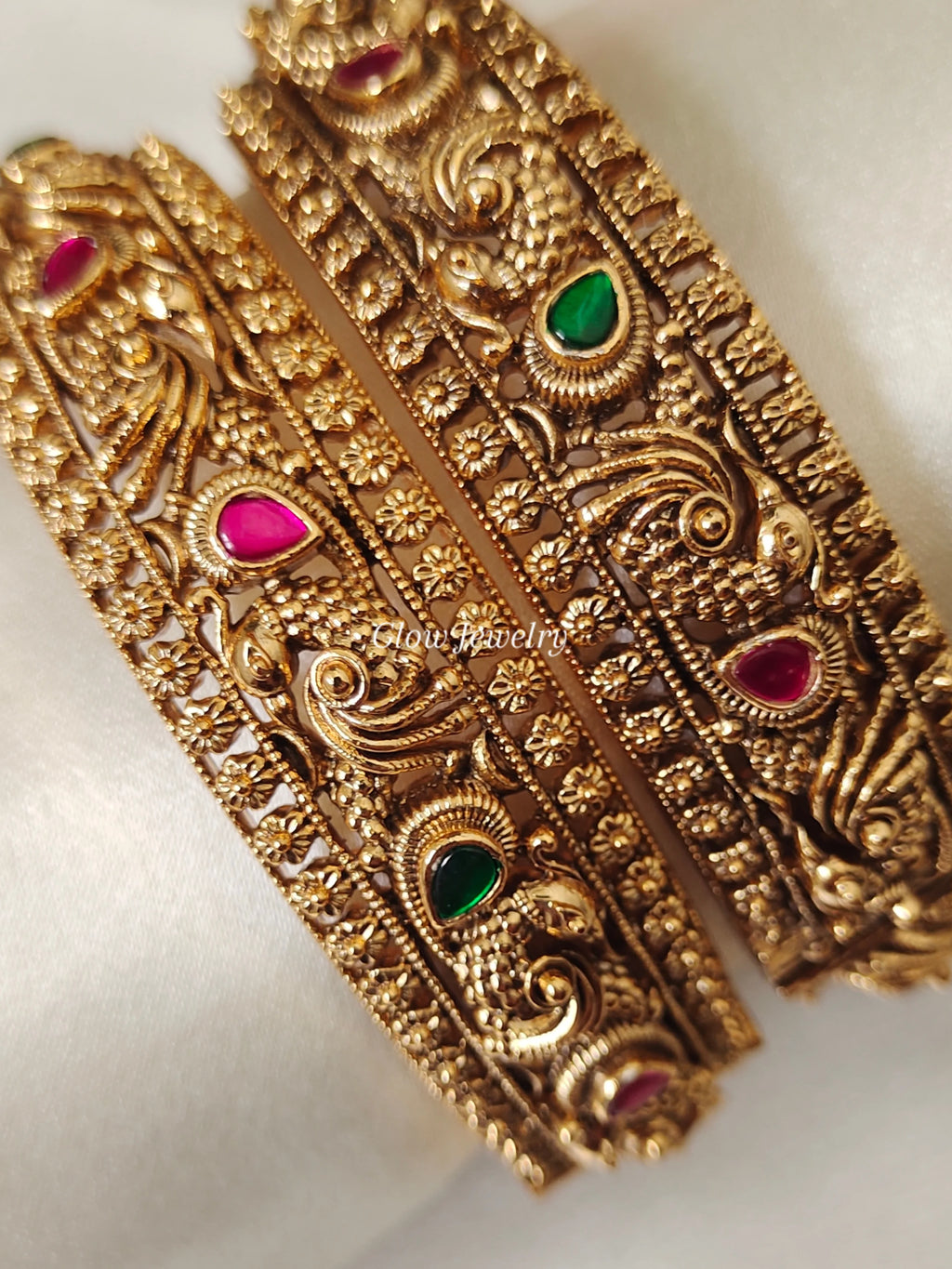 Premium Quality Antique Screw Type Gold Look Alike Bangles