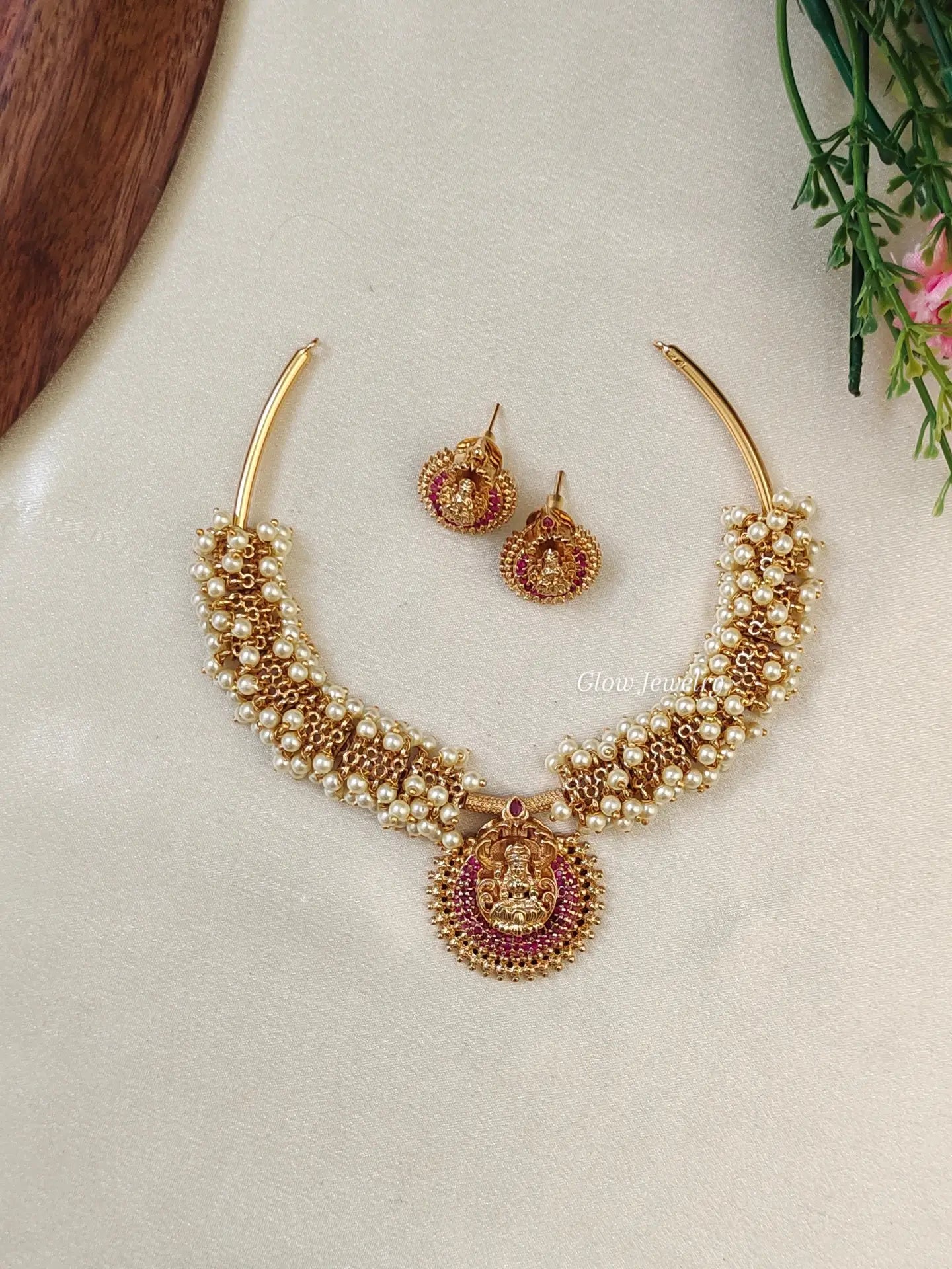 Premium Quality Lakshmi Cluster Pearl Hasli Necklace