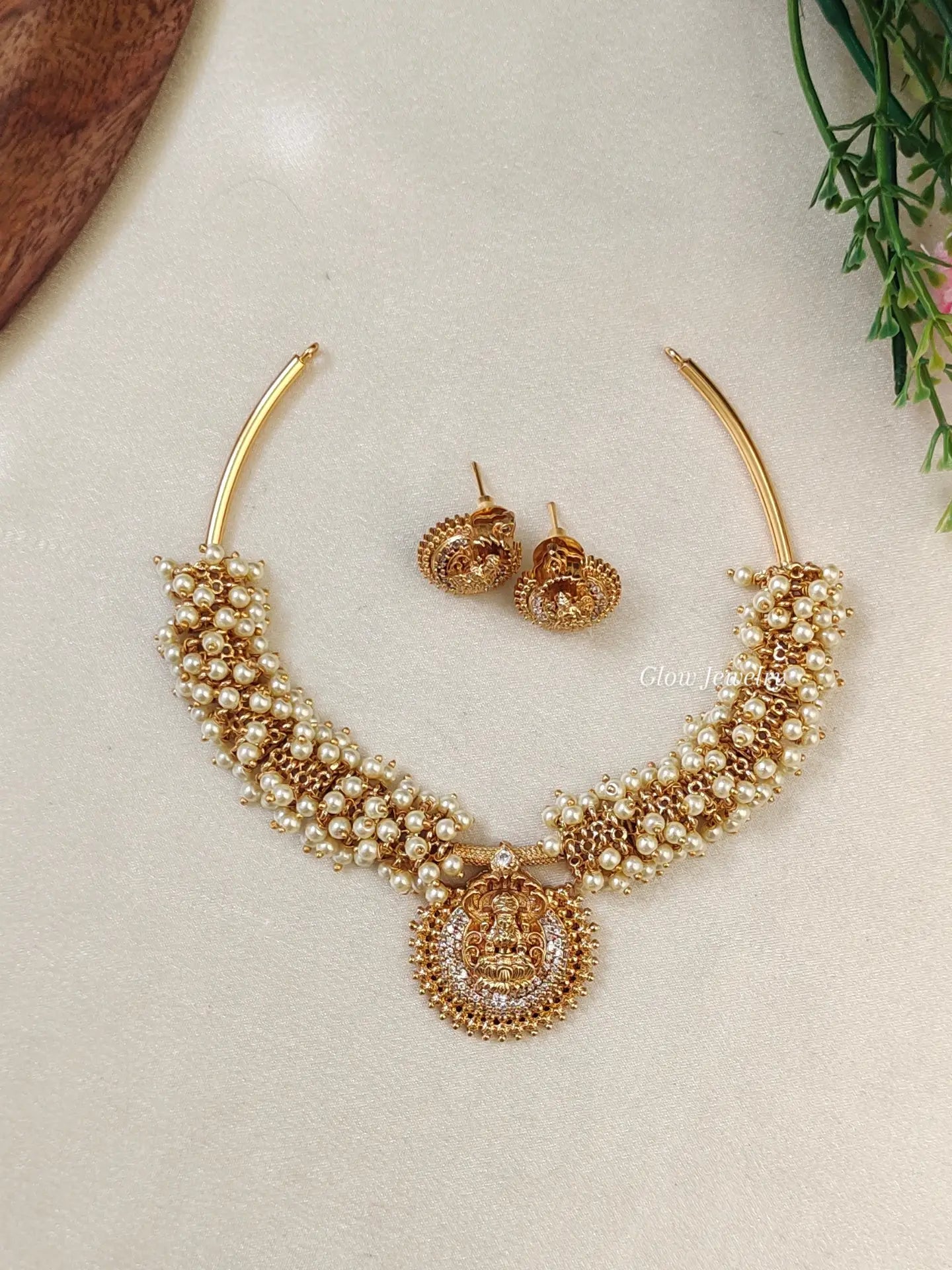 Premium Quality Lakshmi Cluster Pearl Hasli Necklace
