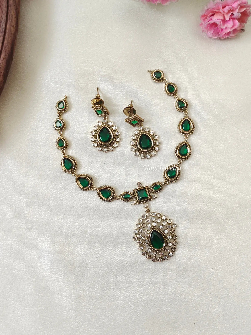 Premium Quality Emerald Green Necklace
