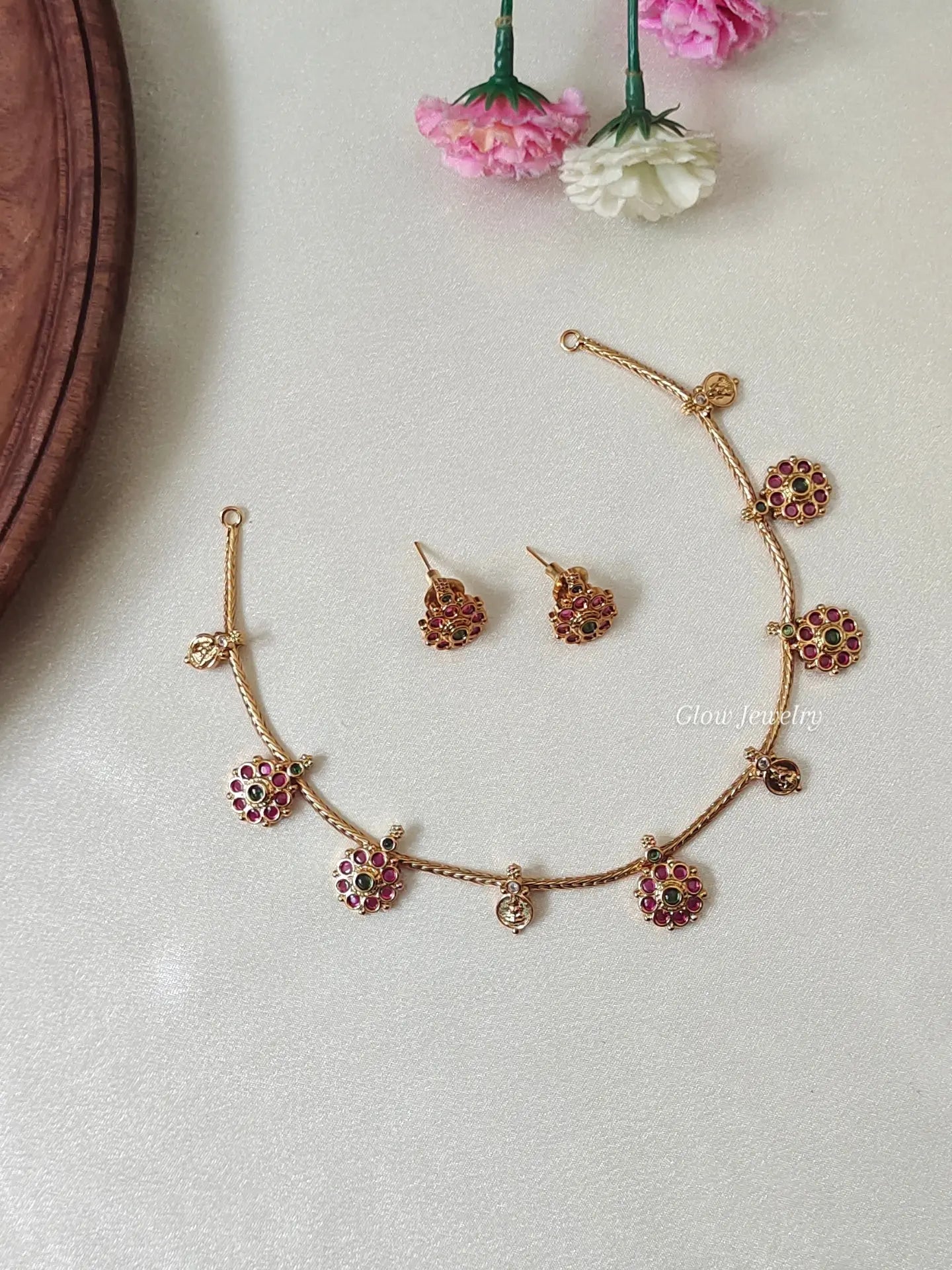 Premium Quality Kemp Floral Necklace